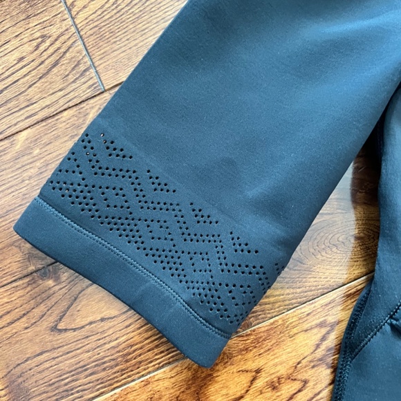 Ivivva sz 14 unique funnel pullover - Picture 2 of 3